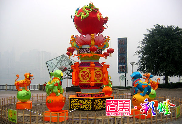 群狮戏球彩灯花灯