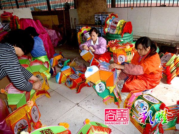 自贡彩灯工艺的浓缩——自贡宫灯