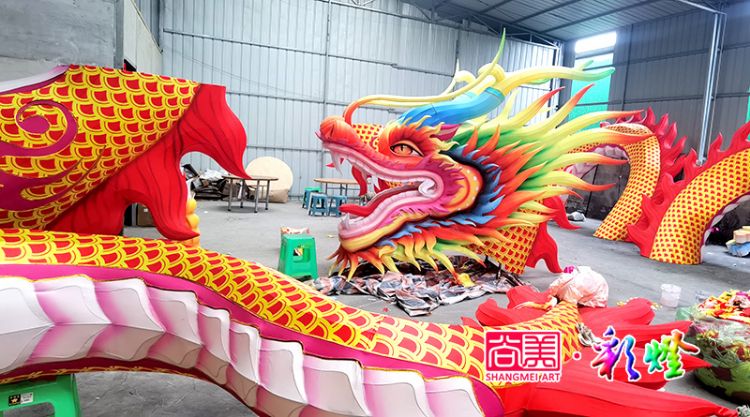 迎宾盘龙彩灯车间制作现场