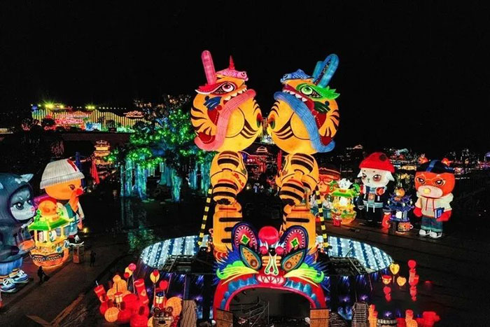 2022年以虎为题材的自贡彩灯特别受市场欢迎